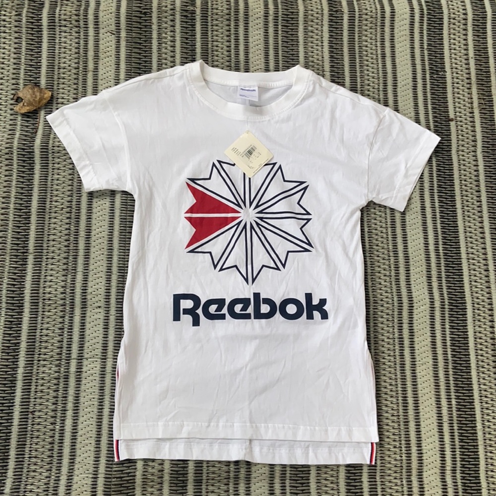 Reebok t shirt size xs nwt 🎁24 hour price drop. !